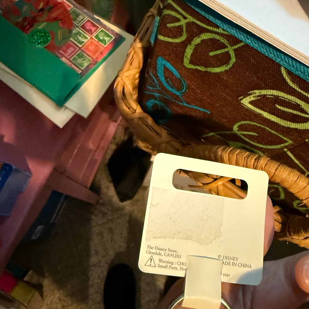 Two Disney Keychains - Picture 4 of 6